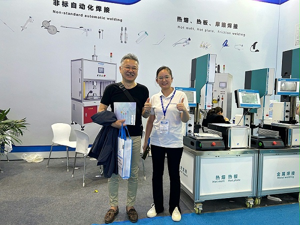 b3d366d884648b5549c87a51545f5f33